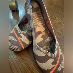 Gorgeous Camo Rothy’s - size 8